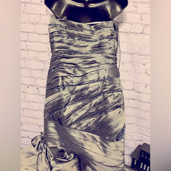 LARA DESIGN gray metallic strapless mermaid long gown Size 14 - Picture 6 of 9
